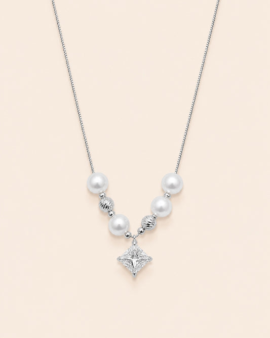 Drop Moissanite Necklace with four freshwater pearls, princess-cut moissanite and 925 sterling silver chain