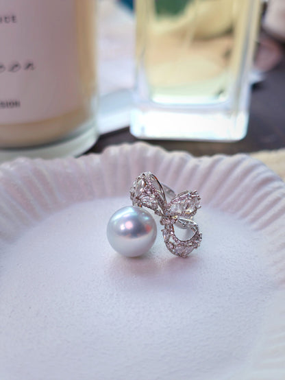 Cyrene Solitaire Bow Pearl Ring — 13.1mm South Sea pearl with genuine diamond bow ring, side angle